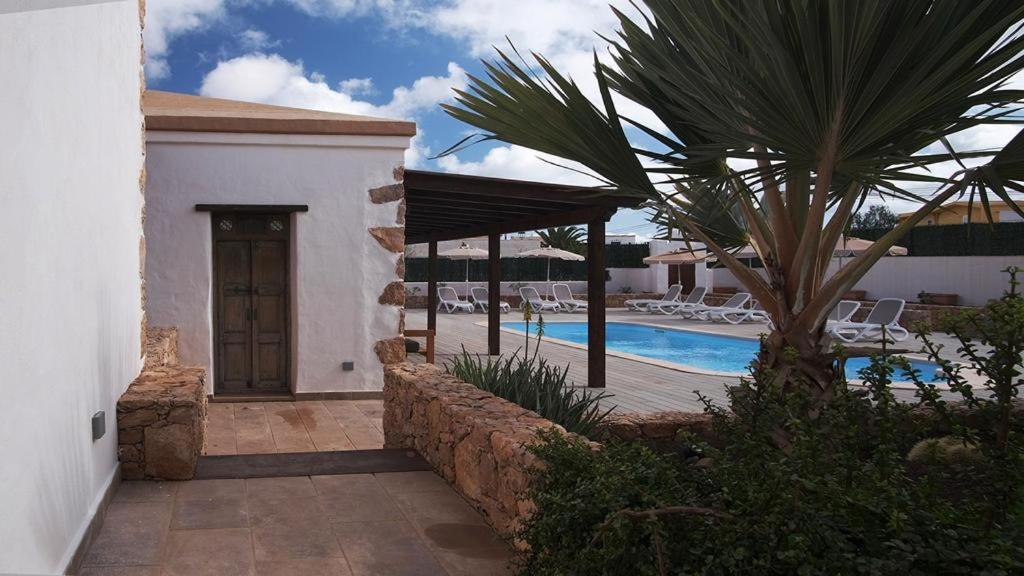 Pueblo Canario Aparthotel Los Estancos Exterior photo
