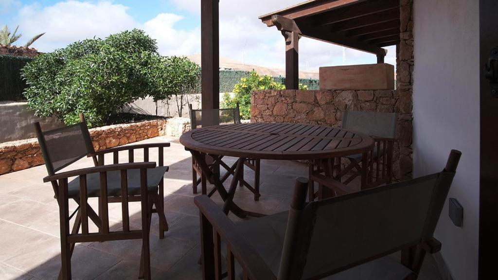Pueblo Canario Aparthotel Los Estancos Exterior photo